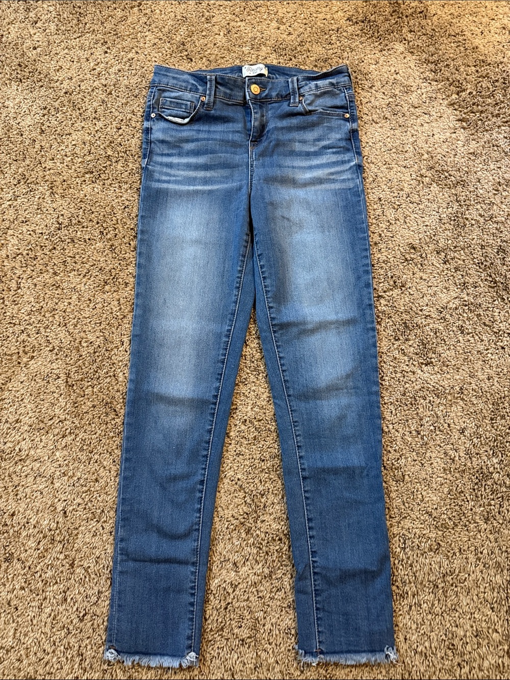 Girls light weight skinny jeans.